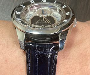 時計ベルトをADONARA CAOUTCHOUC SHINY(アドナラカウチックシャイニー) に交換したジラール・ぺルゴ トラベラーⅡ
