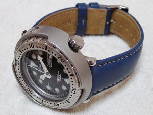 時計ベルトをモレラートのCASTAGNOに交換したSEIKOマリンマスター SBBN007