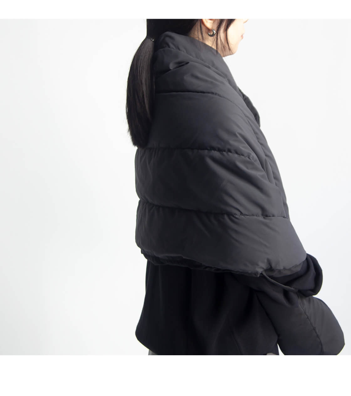 【新品・タグ付き】リバーシブルマウンテンダウンケープ miffew（ミフュー） リバーシブルダウンケープ REVERSIBLE DOWN CAPE
