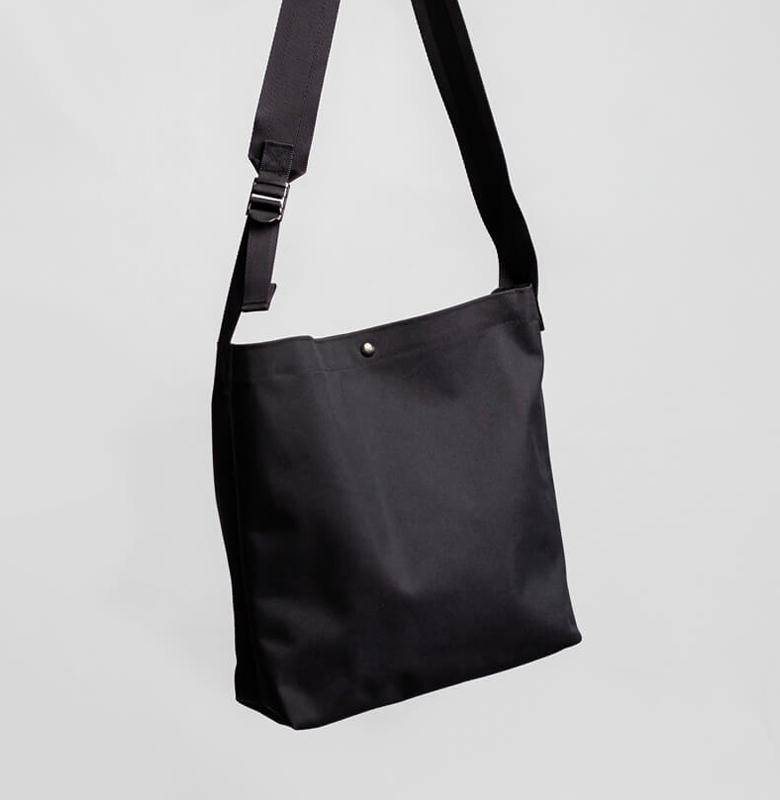 WILDERNESS EXPERIENCE ウィルダネスエクスペリエンス BookBag ブックバッグ ショルダーバッグ シンプル 日本製