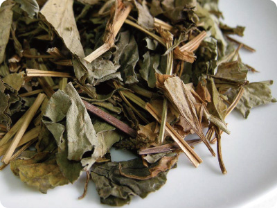 どくだみ茶の茶葉