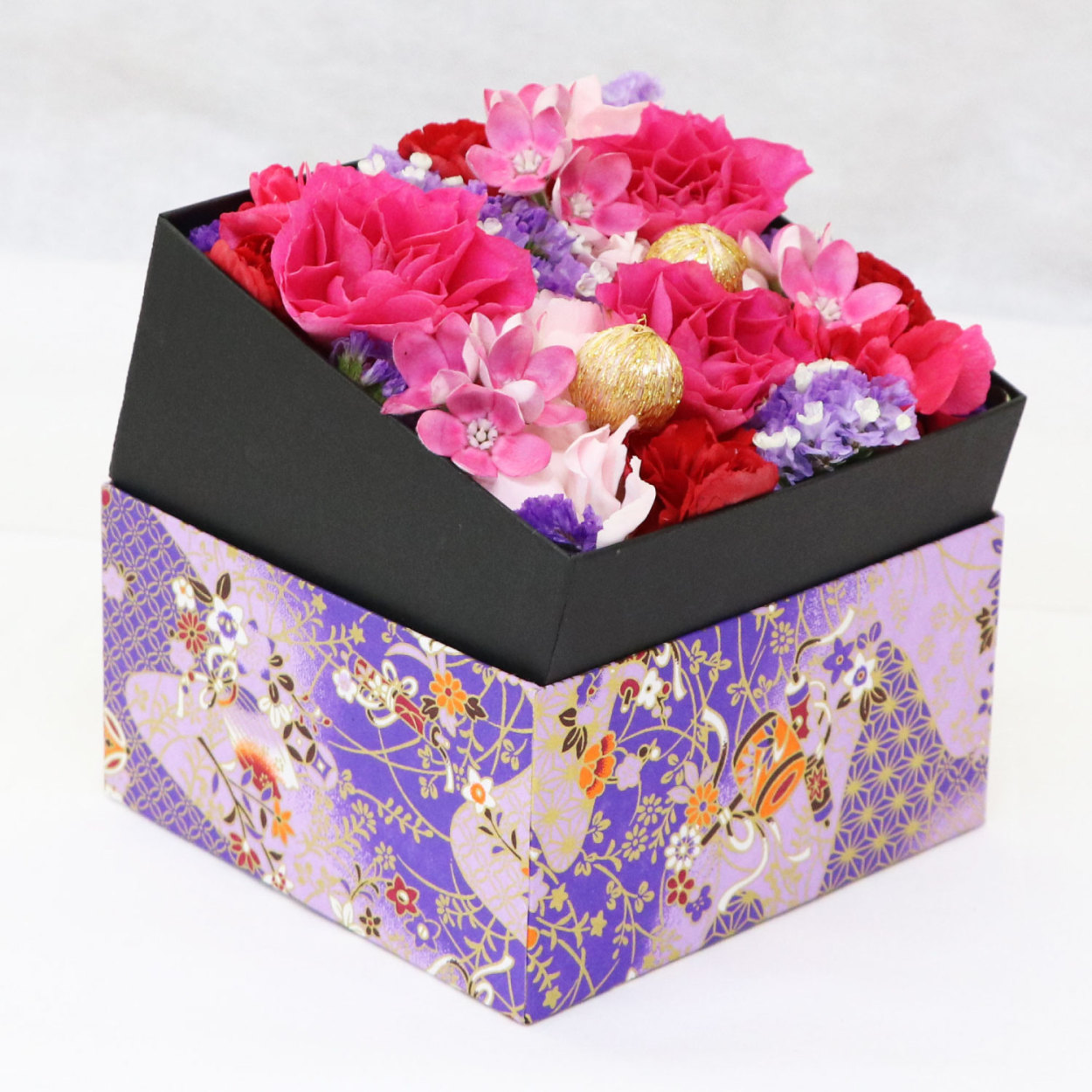 父の日 21年 花 ギフト 和風箱 フラワーボックス 生花 アレンジ お花 宅配 誕生日 プレゼント 女性 還暦 古希 喜寿 お祝いの品 母 祖母 Sik 22 横浜花まりかフラワーギフト専門店 通販 Yahoo ショッピング