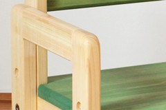 暖かくつるつるしたヒノキの手触り