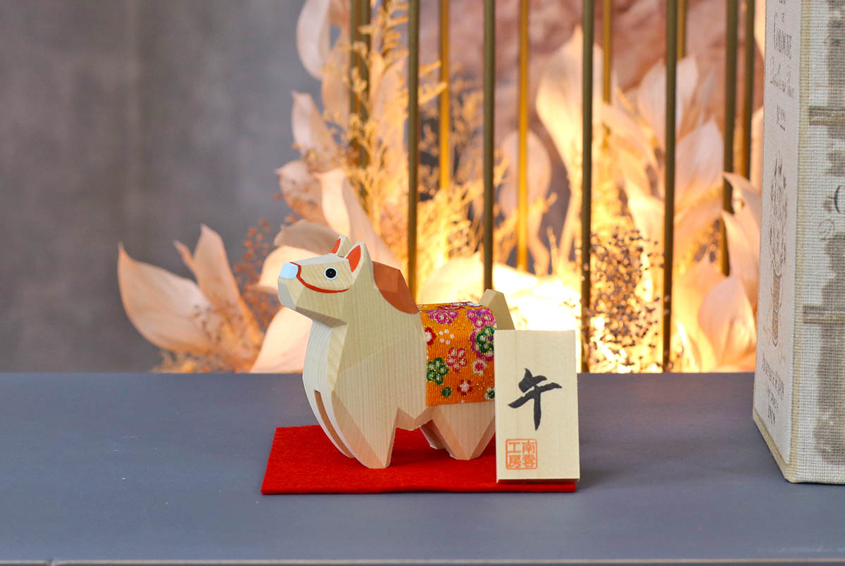 飛翔する2026年へ。幸運の馬モチーフのアイテムを迎えて 【希少】2026