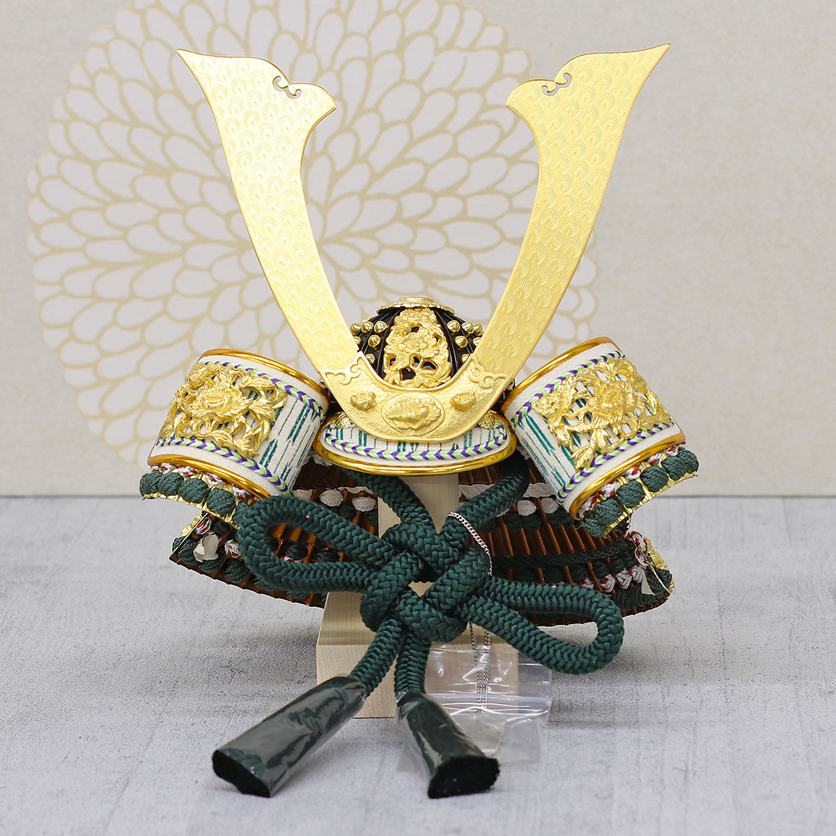 五月人形 平安豊久 兜収納飾り 8号 平安武久作 濃緑中白縅 本