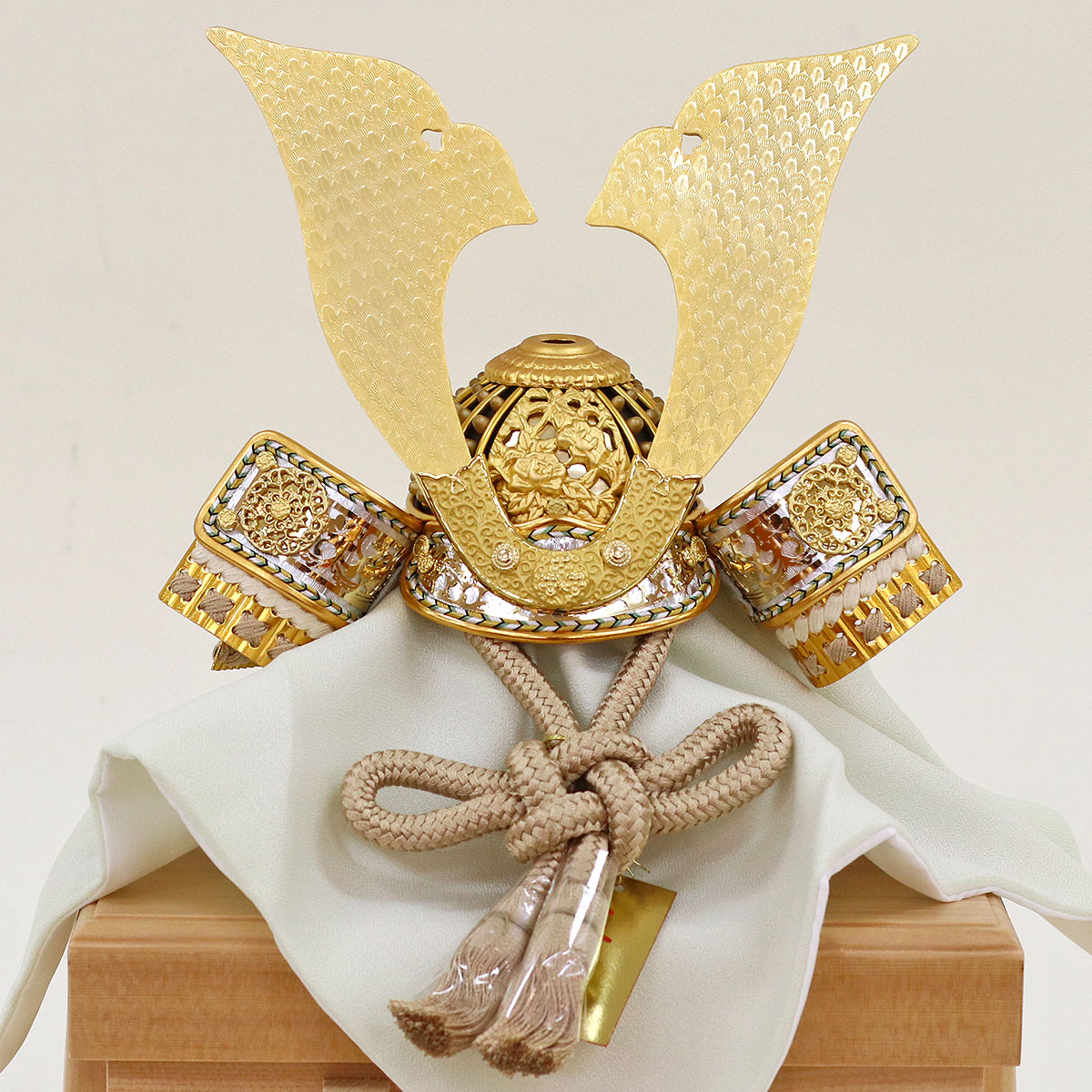 久月 五月人形 兜飾り 7号 鈴木利光作 兜 平飾り 正絹 茶中白縅