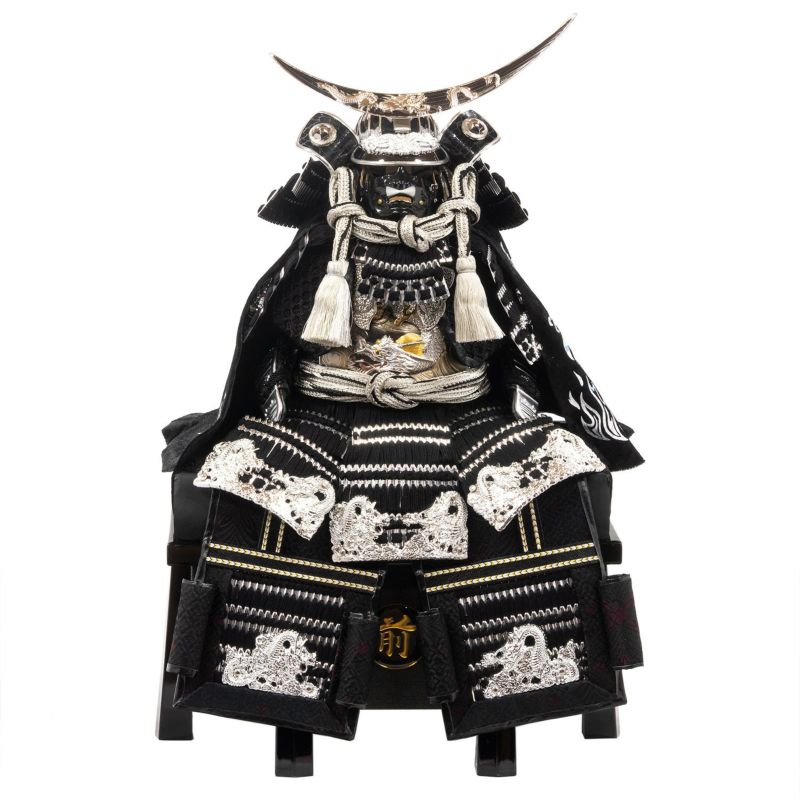 新品　未使用　未開封品　5月人形　吉徳 伊達政宗　人形の久月取扱店 11号 Amazon.co.jp: 五月人形 吉徳 伊達政宗 兜 ケース 飾り 三日月