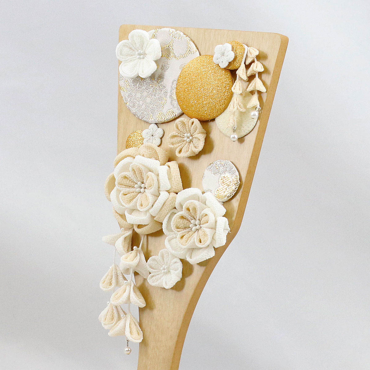 羽子板 お祝い 初正月 つまみ細工 髪飾り付き 白金 (大) ホワイト