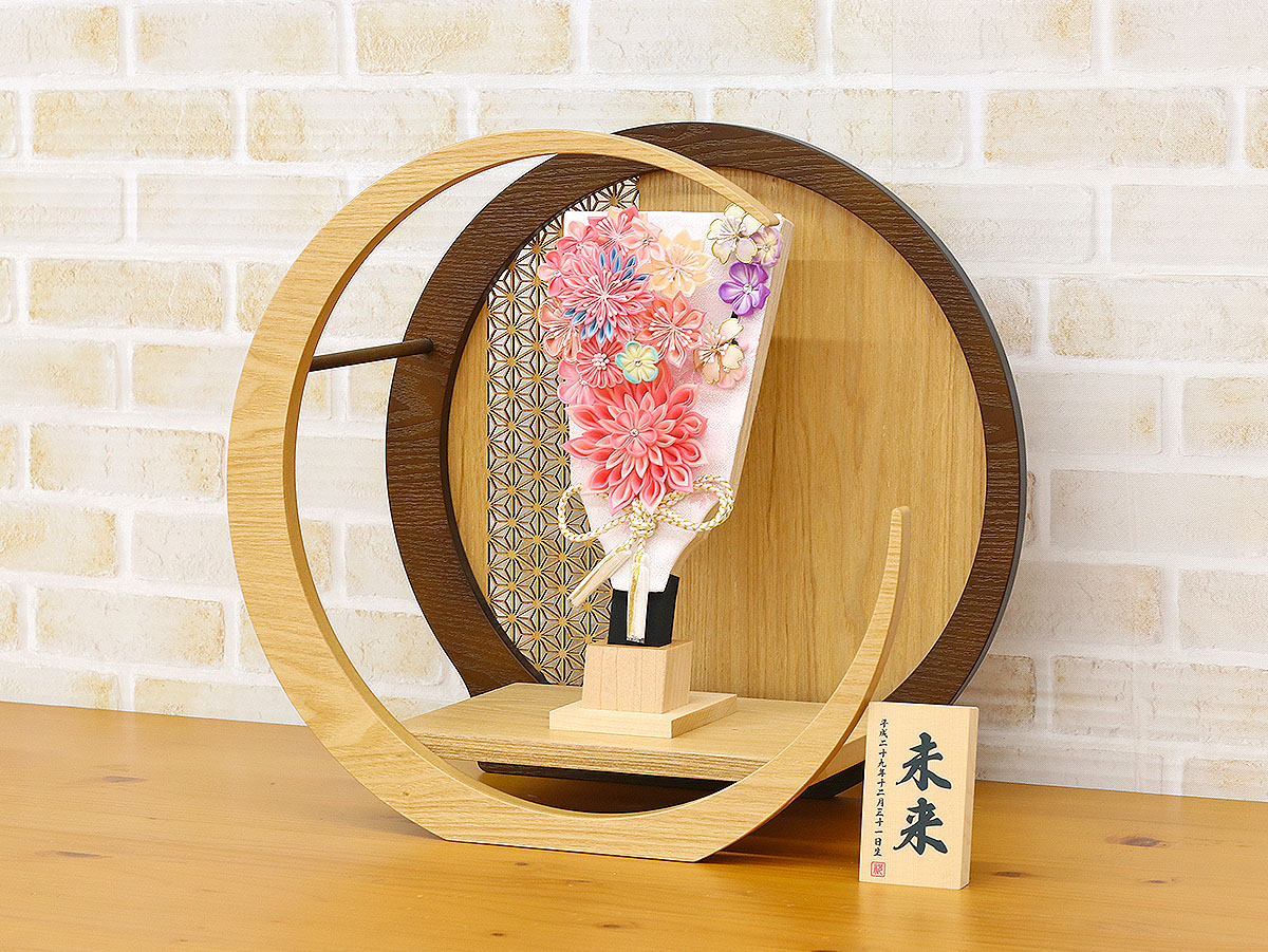 羽子板 お祝い 初正月 つまみ細工 羽子板 ピンク 透かし麻の葉模様 木製 円形 三日月形飾り台 (大)_7