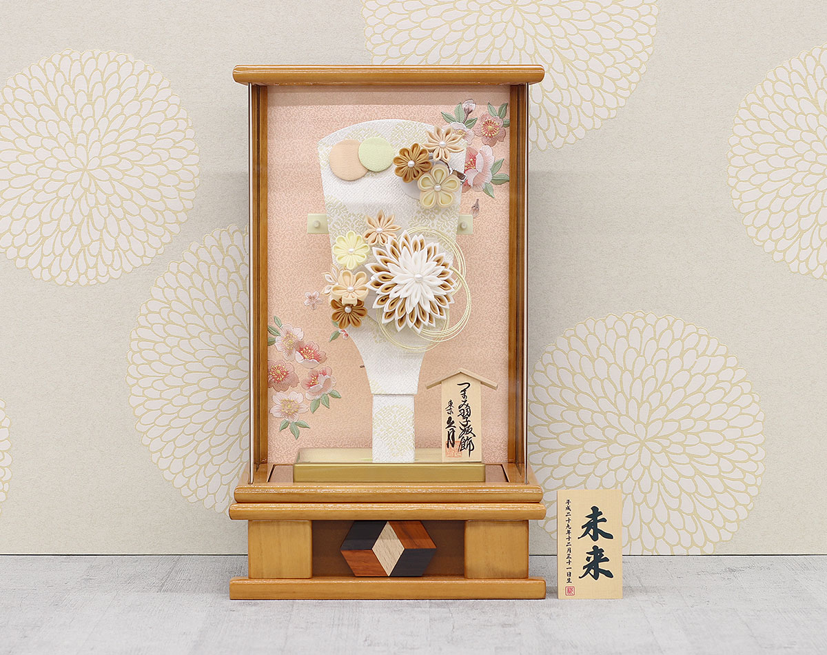 久月 羽子板 お祝い 初正月 9号 つまみ細工 髪飾り付き 羽子板 茶 杏