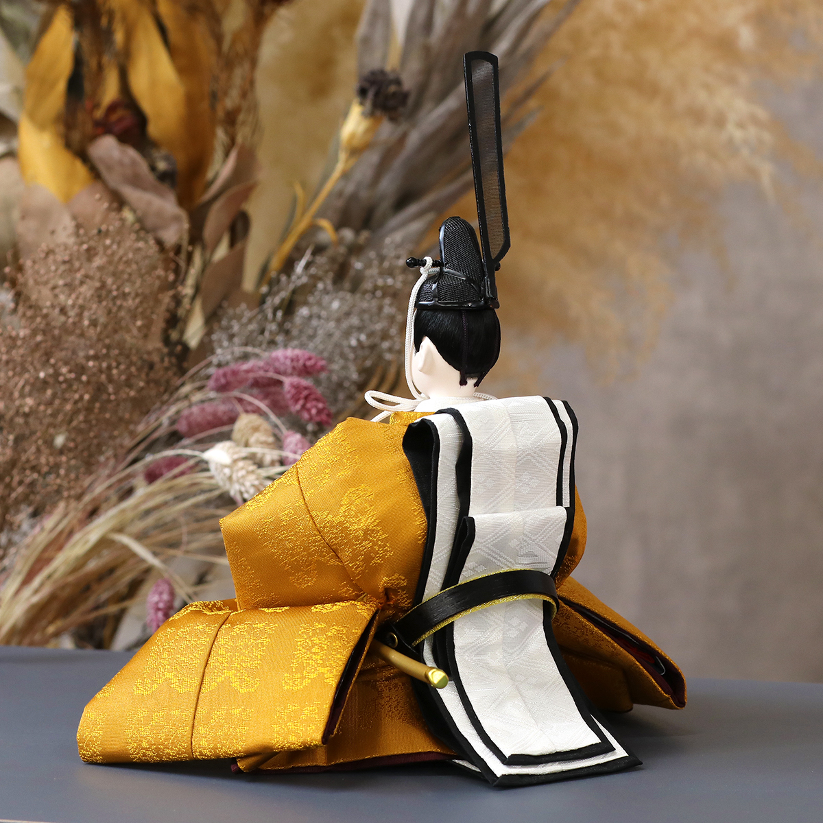 正絹 黄櫨染 特選雛人形 玉泉作 雛人形 親王飾り 小三五 親王飾り 麹塵染め 正絹 清鳳作 雛人形 | 山本人形本店