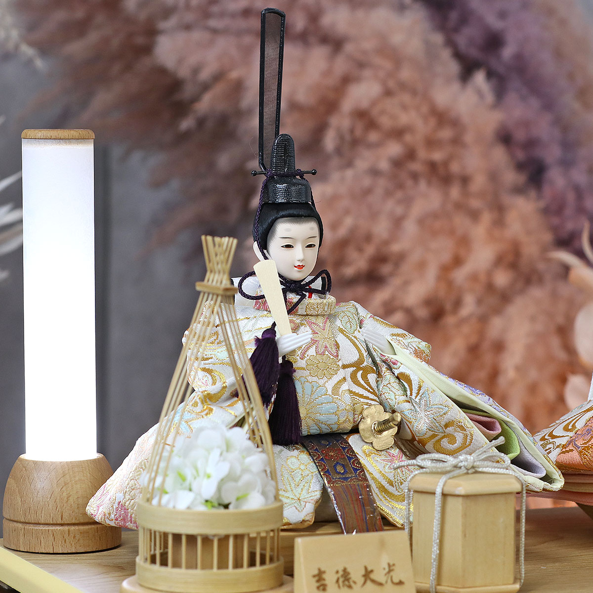 雛人形 ケース飾り 白木 木目 花飾り アクリルケース入り 親王飾り コンパクト ケース入り 吉徳 吉徳大光_5