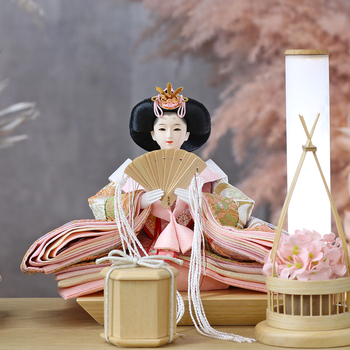 雛人形 ケース飾り 白木 木目 花飾り アクリルケース入り 親王飾り コンパクト ケース入り 吉徳 吉徳大光_6