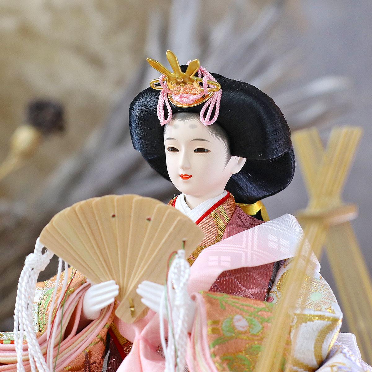 雛人形 ケース飾り 白木 木目 花飾り アクリルケース入り 親王飾り コンパクト ケース入り 吉徳 吉徳大光_11