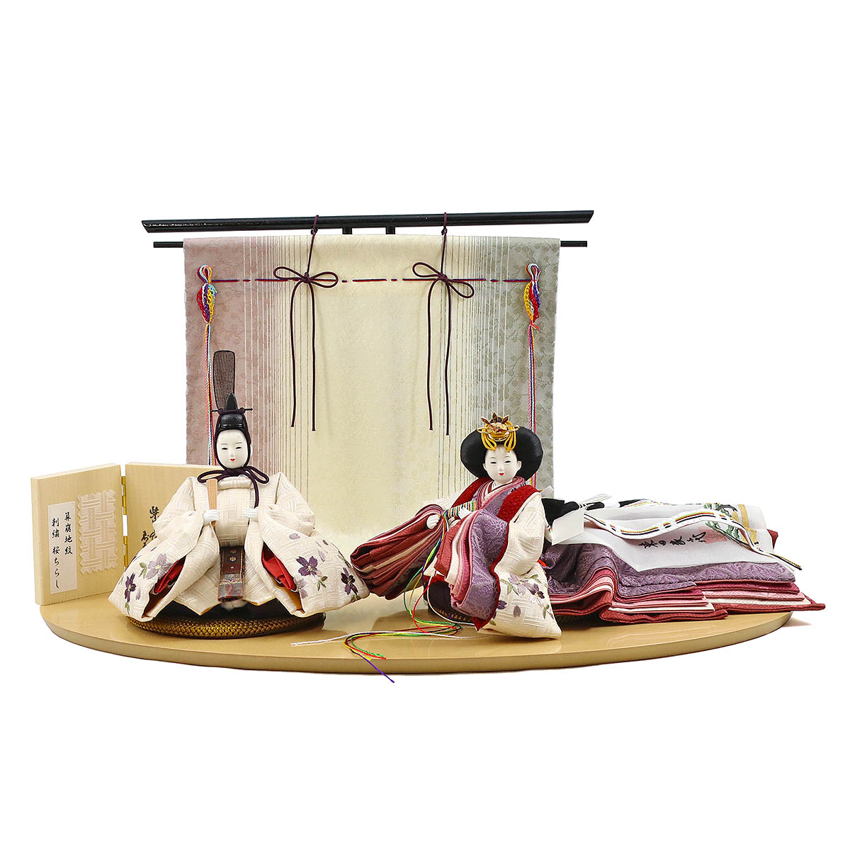 雛人形 親王飾り 柴田家千代作 柴田家千代 葵 算崩地紋 刺繍桜ちらし 白紫 柳親王 裾長衣装着 三段ぼかし几帳 木製楕円形飾り台 平飾り