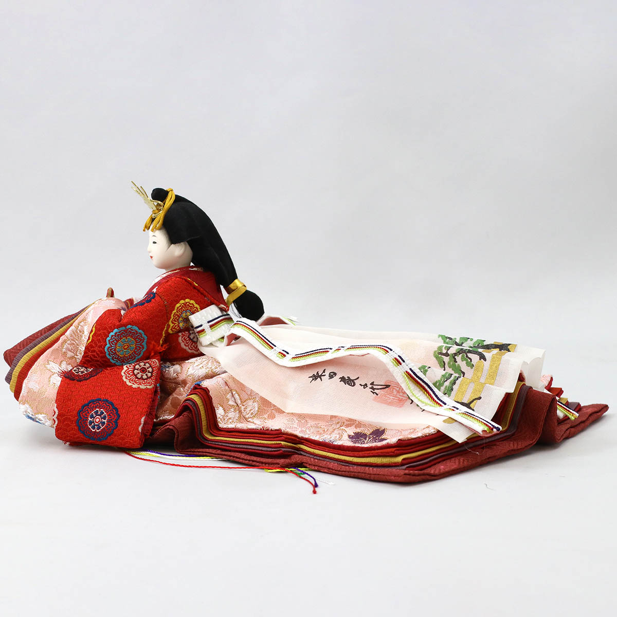 雛人形 親王飾り 柴田家千代作 葵 有職 向鶴丸文 黒/赤 柳親王 裾長衣装着 紅白梅 扇面松文様屏風 タモ材 木製飾り台 平飾り_8