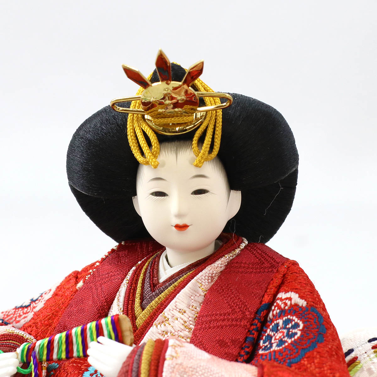雛人形 親王飾り 柴田家千代作 葵 有職 向鶴丸文 黒/赤 柳親王 裾長衣装着 紅白梅 扇面松文様屏風 タモ材 木製飾り台 平飾り_11