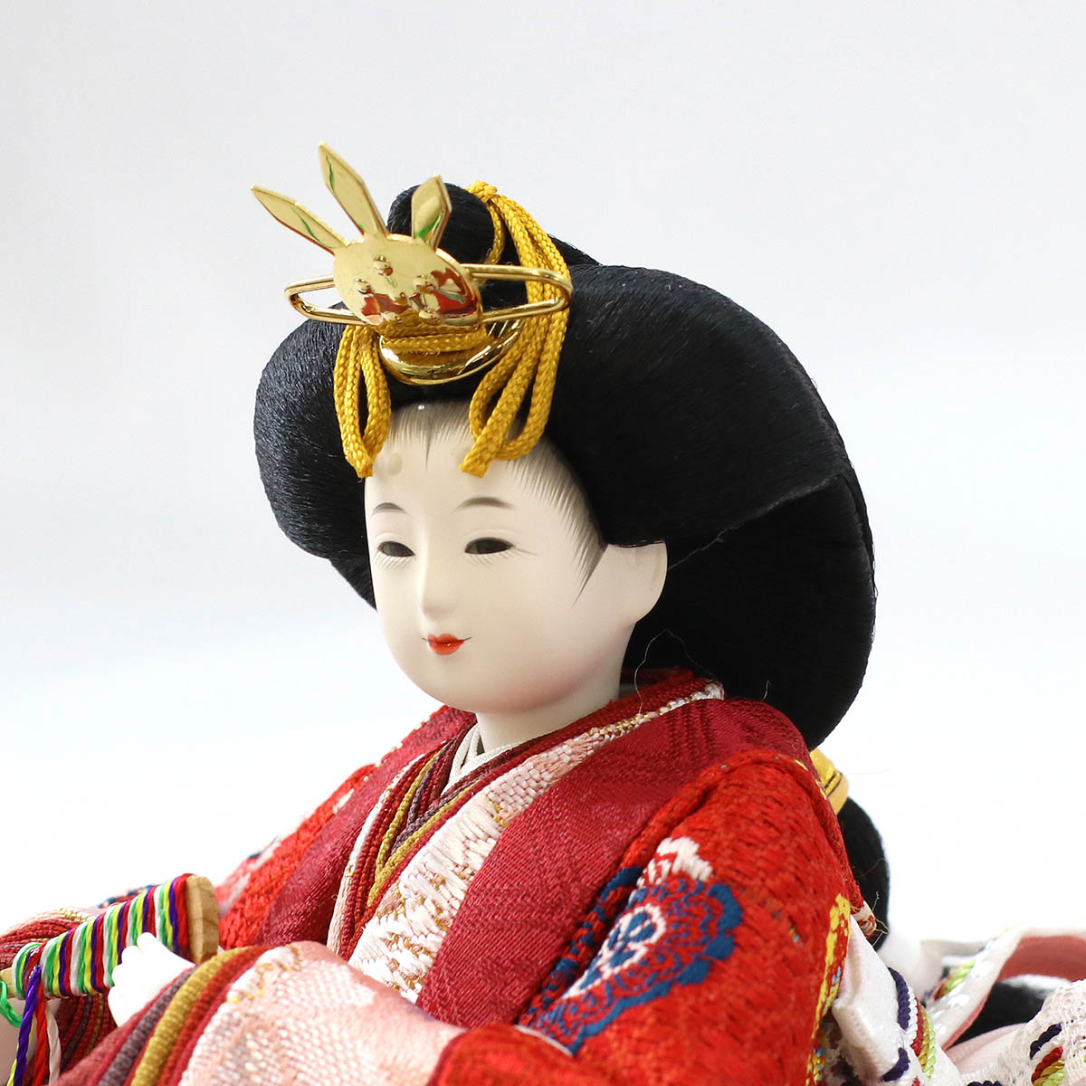 雛人形 親王飾り 柴田家千代作 葵 有職 向鶴丸文 黒/赤 柳親王 裾長衣装着 紅白梅 扇面松文様屏風 タモ材 木製飾り台 平飾り_12