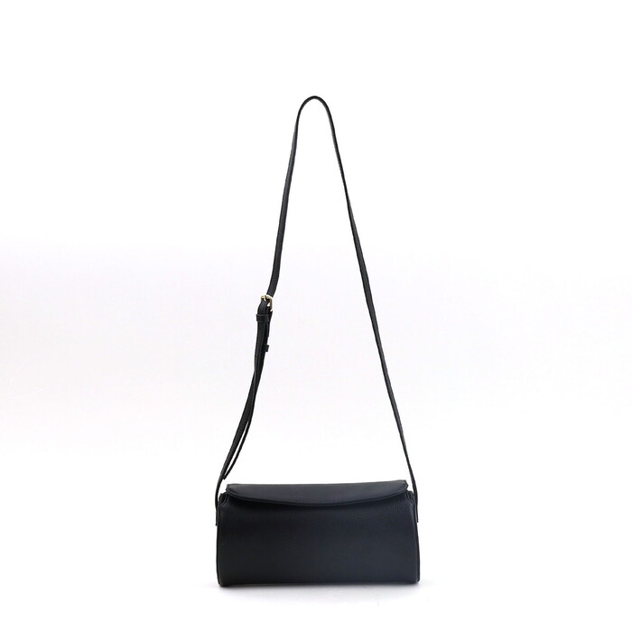❤新品❤【COOCO】シュリンクレザー 筒形カブセ ショルダーバッグ 革 牛革 シュリンクレザー 筒形カブセ ショルダーバッグ 革 牛革 2025