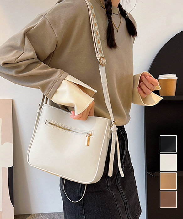 ✨完売品✨PORTER SQUARE ショルダーバッグ レザー CLEL ショルダーバッグ 「CLEL」Square Shoulder Bag / 合皮
