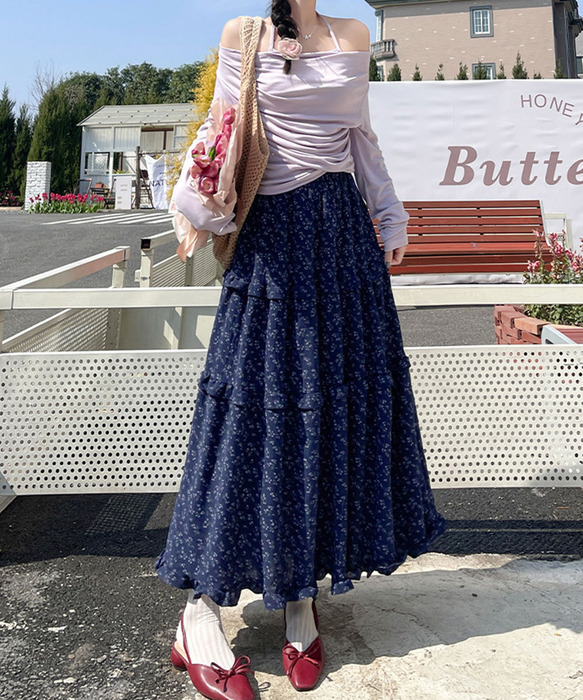 vintage 花柄　ティアード　たっぷりフリルロングスカート ゆったり フレア フリルティアード 小花柄 ロングスカート : まるっとマーケット