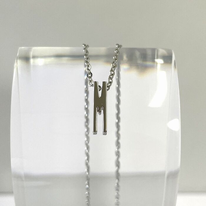 日本製 イニシャルペンダント M P 100M-5