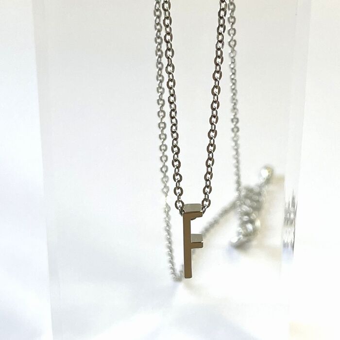 日本製 イニシャルペンダント F P 100F-4