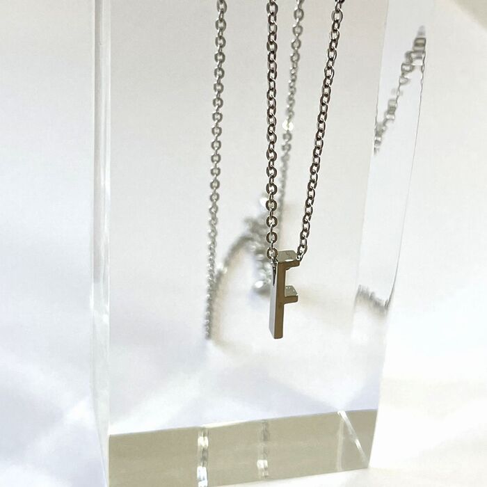 日本製 イニシャルペンダント F P 100F-5