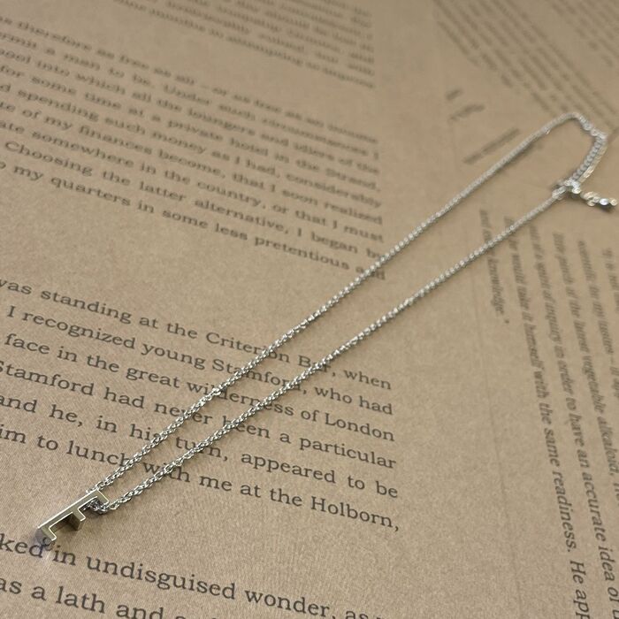 日本製 イニシャルペンダント E P 100E-1