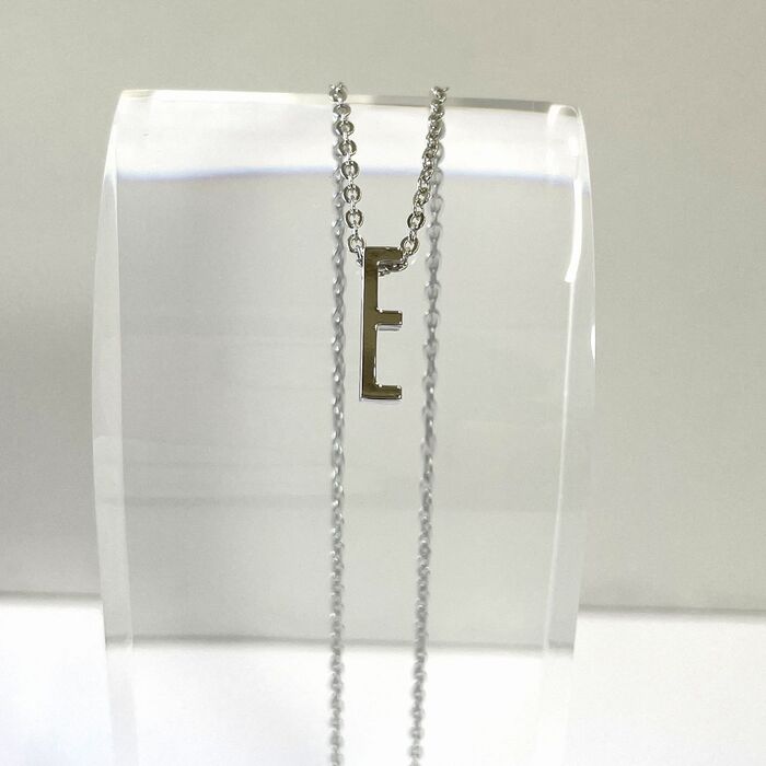 日本製 イニシャルペンダント E P 100E-3