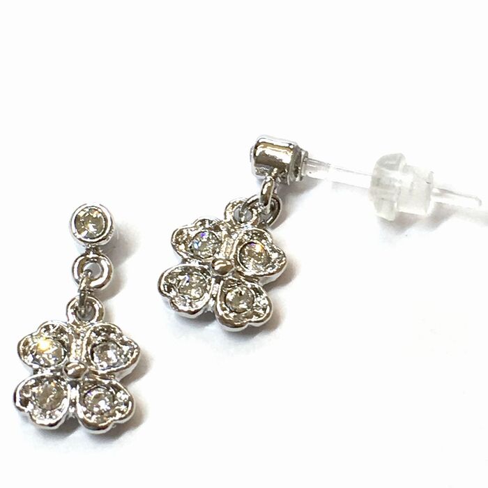 日本製 誠実 希望 愛 幸運４つ葉のクローバー 樹脂ポストピアス １ペア　高品質クリスタル使用 JP 04-1