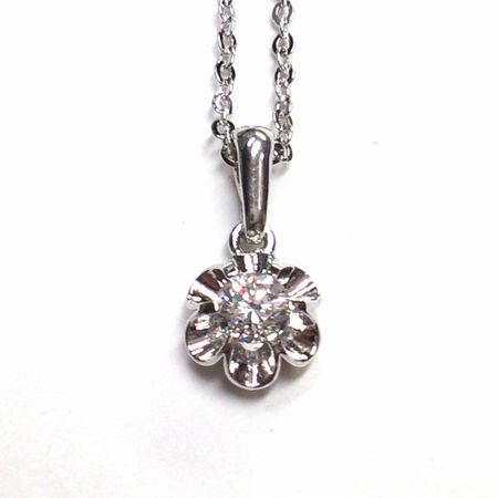 日本製 高品質キュービックジルコニア使用 輝き自慢CZ フラワーペンダント P 549-3