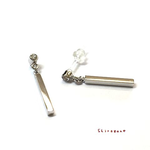 日本製 四角棒ピアス １ペア　樹脂ポスト 高品質クリスタル使用 JP 30-0