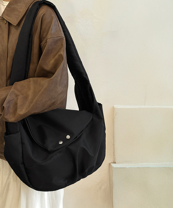 ショルダーバッグ A4大容量 ナイロン黒　ブラック-5