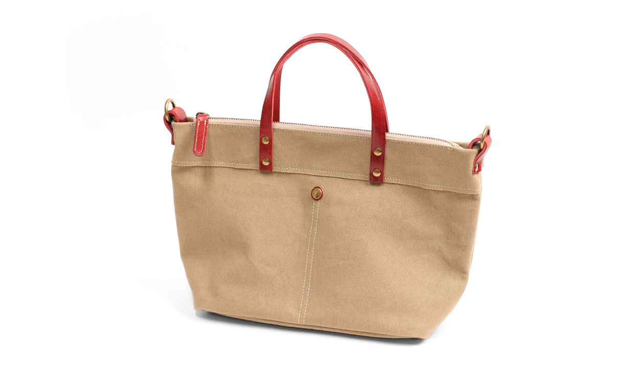 リリイ REALMIND LILY パルケ2 6号パラフィン加工帆布と牛ヌメ革の異