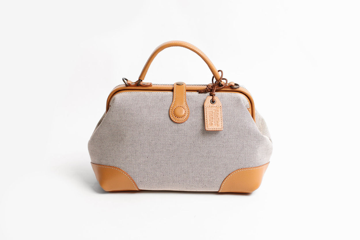 豊岡鞄 Atelier nuu parcel cotone ダレスバッグ のようにパカっと開く 