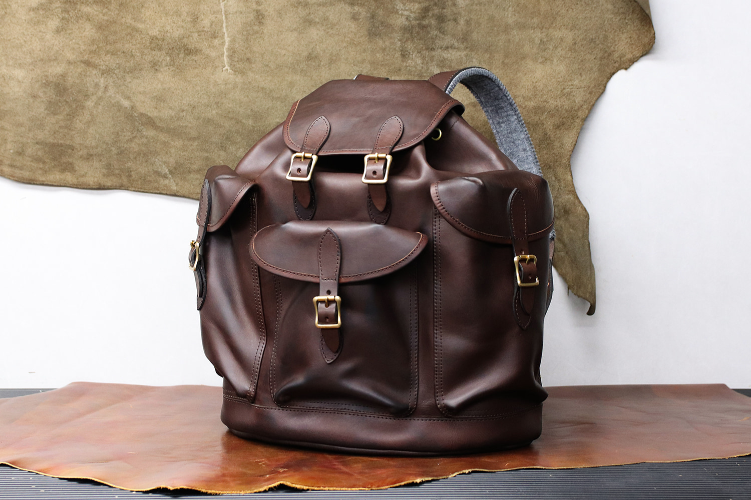 vasco（ヴァスコ） オールドオイルシリーズ LEATHER ARMY RUCKSACK