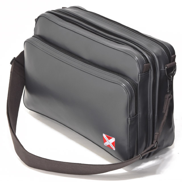 LUGGAGE LABEL CARGOショルダーバッグ ネイビー ラゲッジ・レーベル(LUGGAGE LABEL) ライナー ショルダーバッグ
