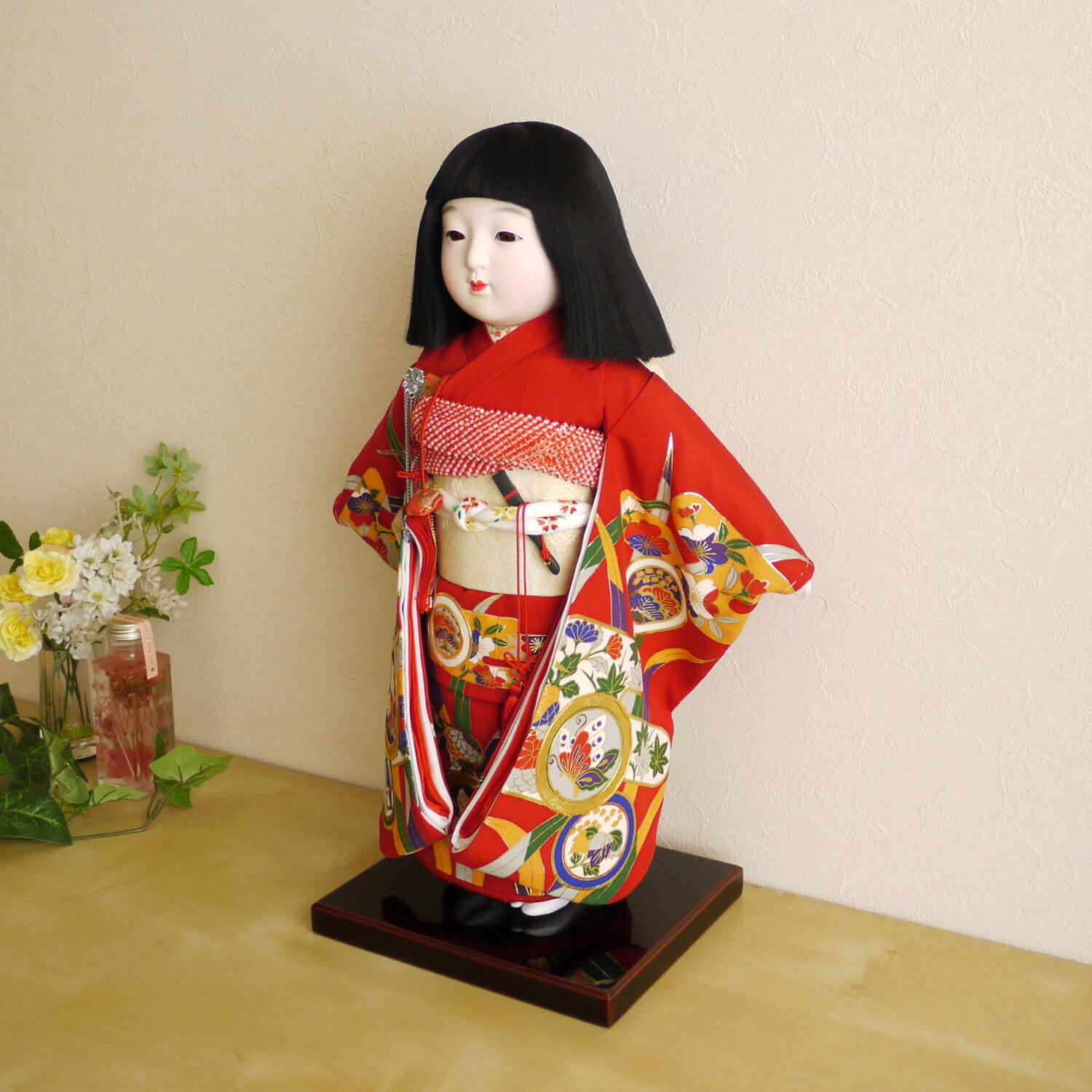 市松人形 元賀章介 12号尺二正絹別染 霞に紋 赤色 手塗本漆塗台 増村