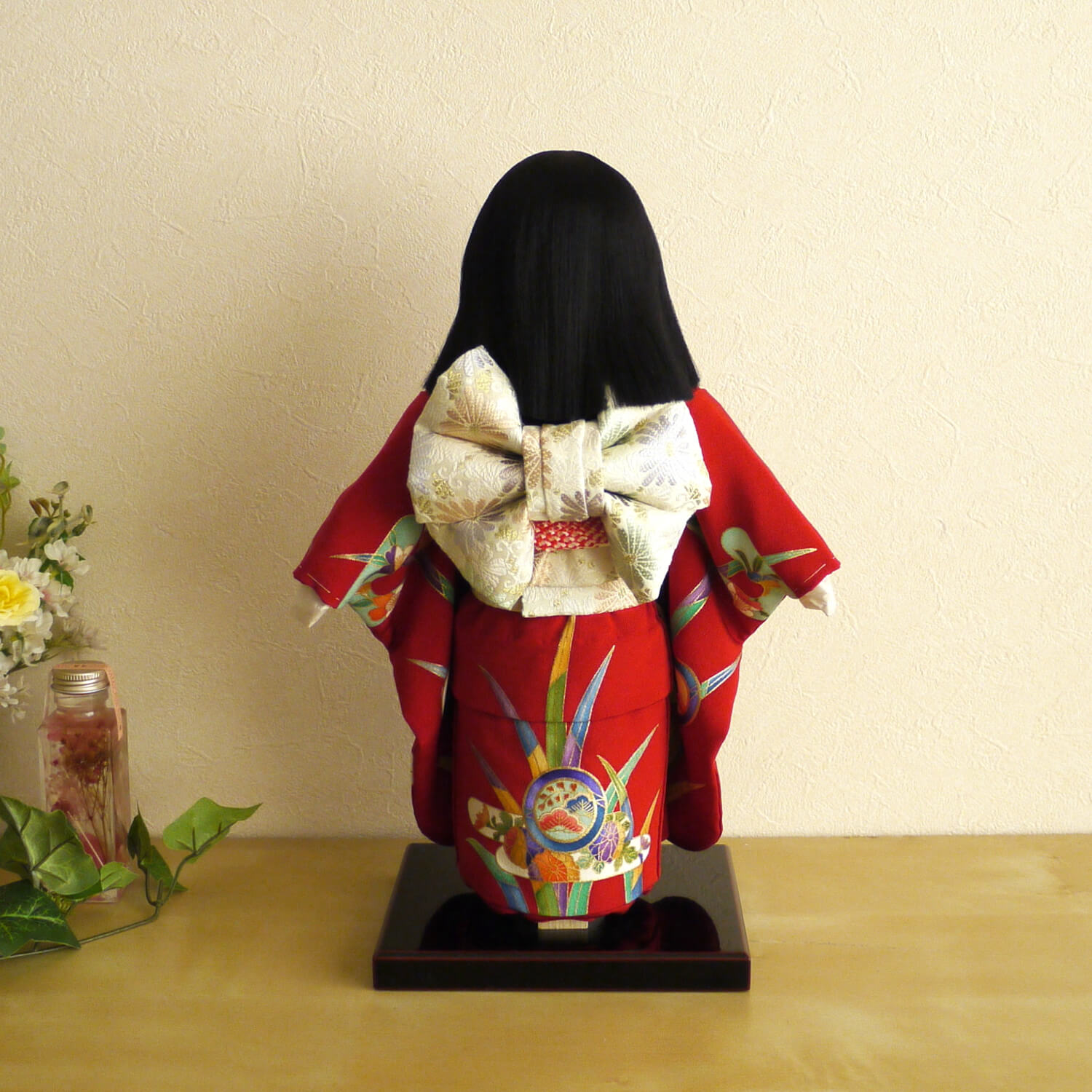 市松人形 元賀章介 10号尺 正絹別染め 霞に紋 赤色 手塗本漆台 女の子