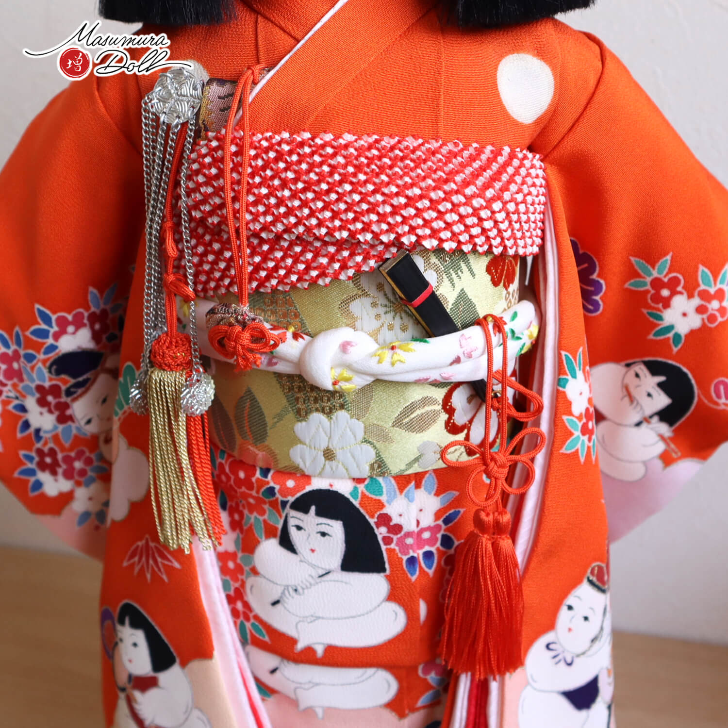 市松人形 元賀章介 12号尺二正絹手描 雲に御所人形 朱色 越前塗台