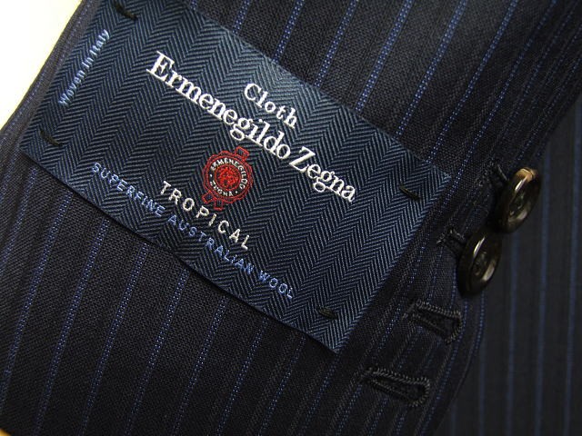 【YA体】【A体】【春夏秋】【Ermenegildo Zegna  ゼニア〜TROPICAL】スタンダードモダン 2ボタンシングルスーツ/紺ストライプ