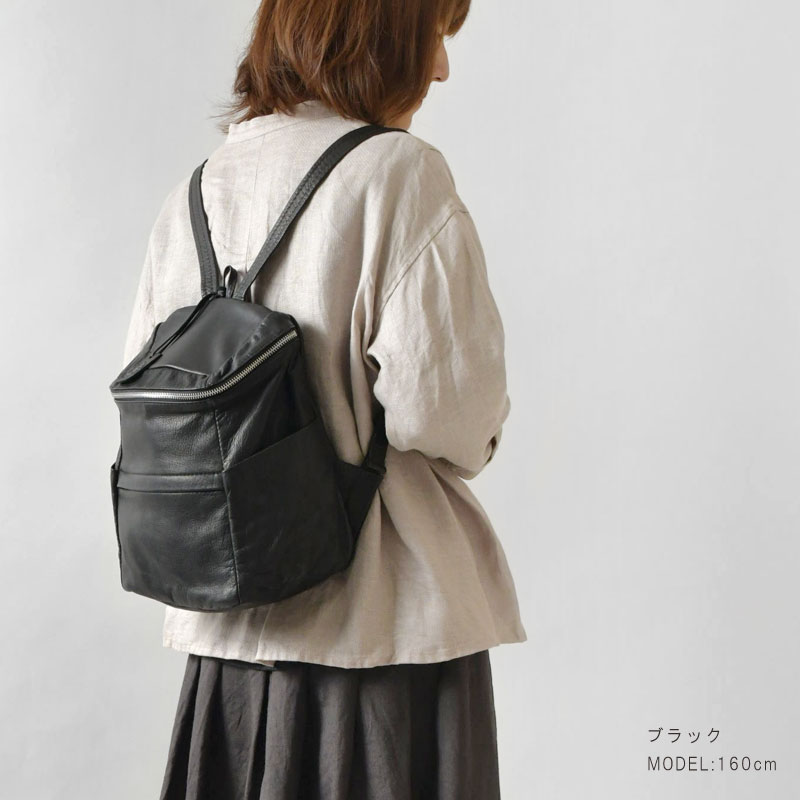 ホワイト　ナップサック　ギャザー　韓国　流行　リュックサック　バッグ　軽量　黒