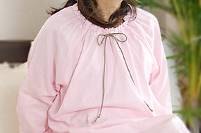 松並木のピンクガーゼネグリジェ