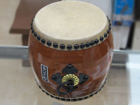 和太鼓 和楽器 長胴太鼓　面太鼓　 祭り　昭和レトロ　盆踊り大会　1寸5尺 楽天市場】在庫あり□宮太鼓(長胴太鼓)1.4尺(42cm) やぐら台付