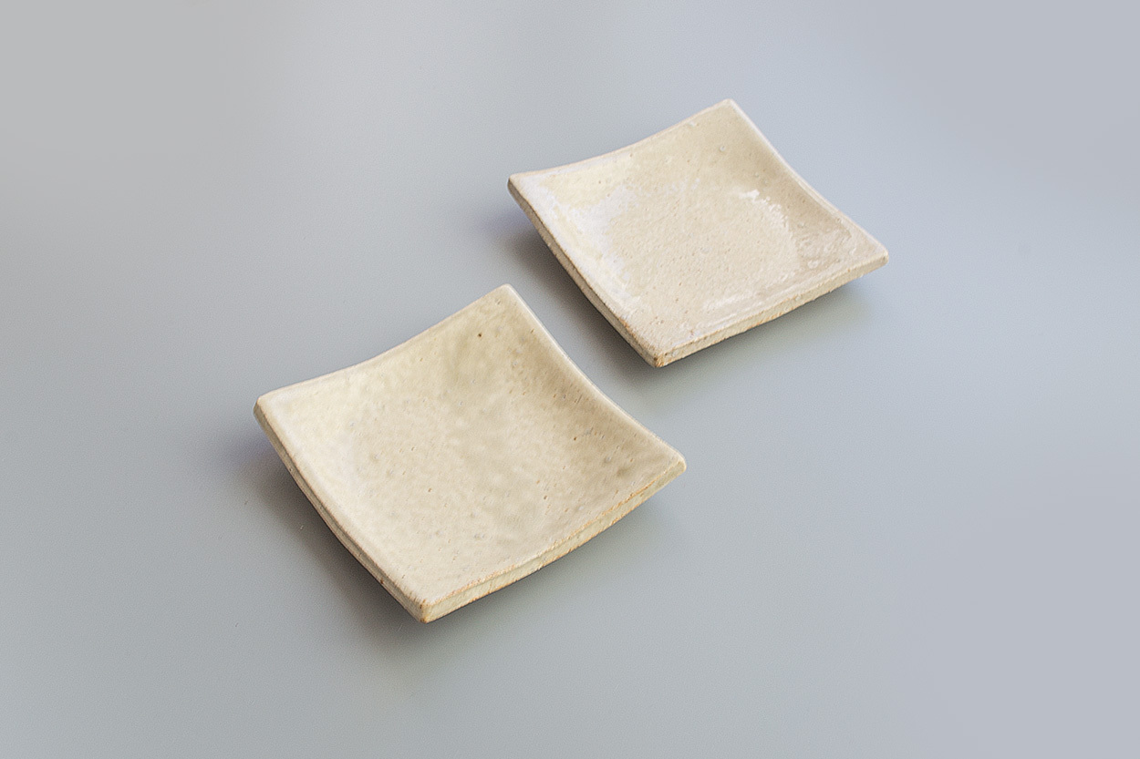 陶芸皿　　陶芸角皿　　3品 王地山陶器所】青磁 兎文 六角皿 – g KEYAKIZAKA