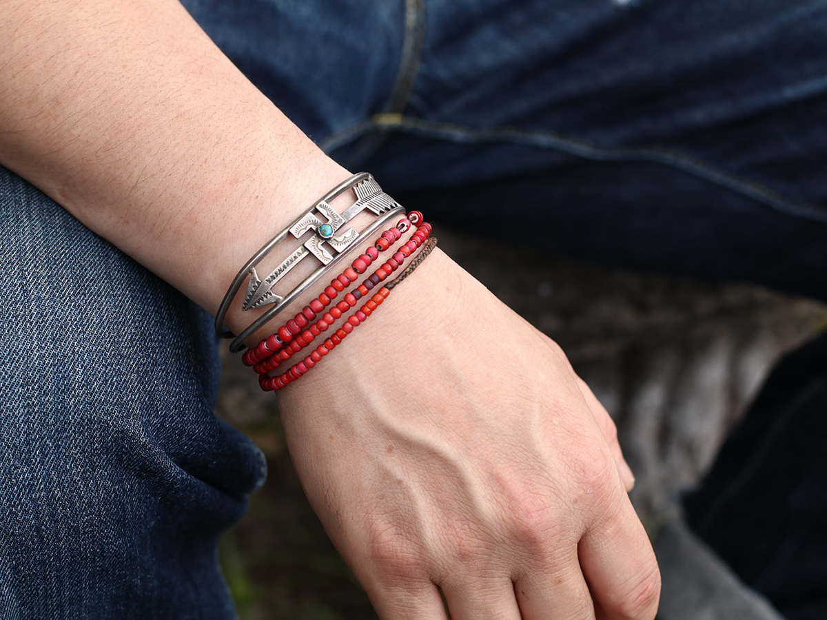NAVAJO（ナバホ） 1930's Vintage 卍 ＆ Arrow Coin Silver Bangle
