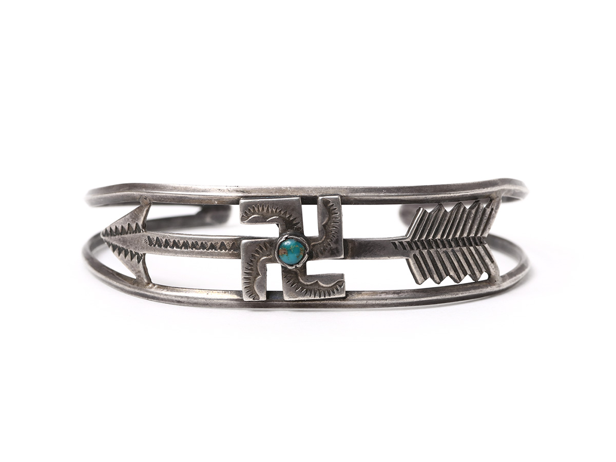 NAVAJO（ナバホ） 1930's Vintage 卍 ＆ Arrow Coin Silver Bangle