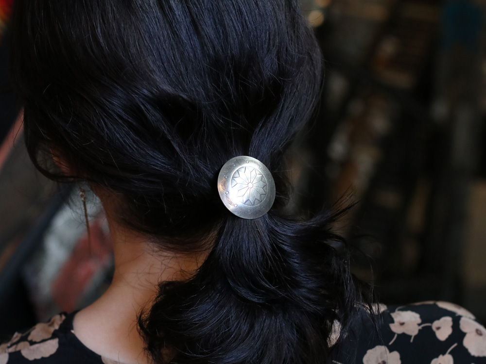 サンシャインリーブス　シルバーコンチョ  ヘアゴム　ナバホ Navajo Silver Concho Hair Tie ヘアゴム ナバホ族 コンチョ