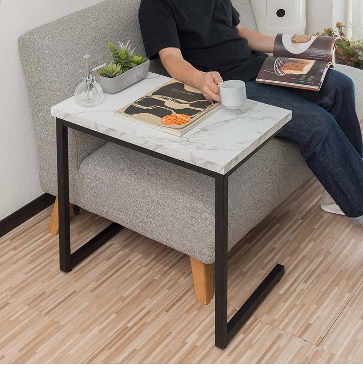 日本購入大理石調　コの字サイドテーブル　広い天板　使いやすさ抜群 サイドテーブル・ナイトテーブル・ローテーブル